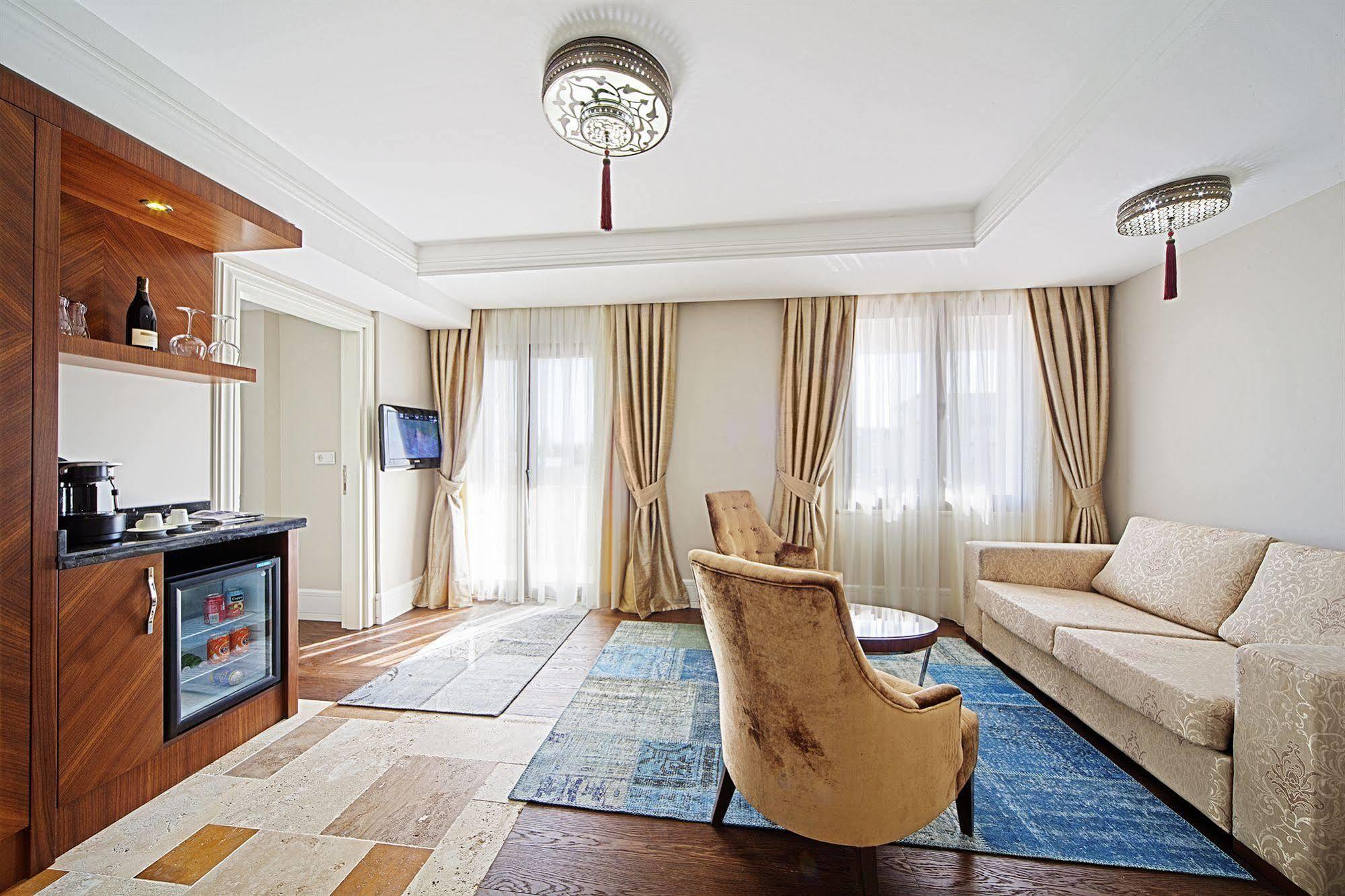 Azade Suites Istanbul Bagian luar foto